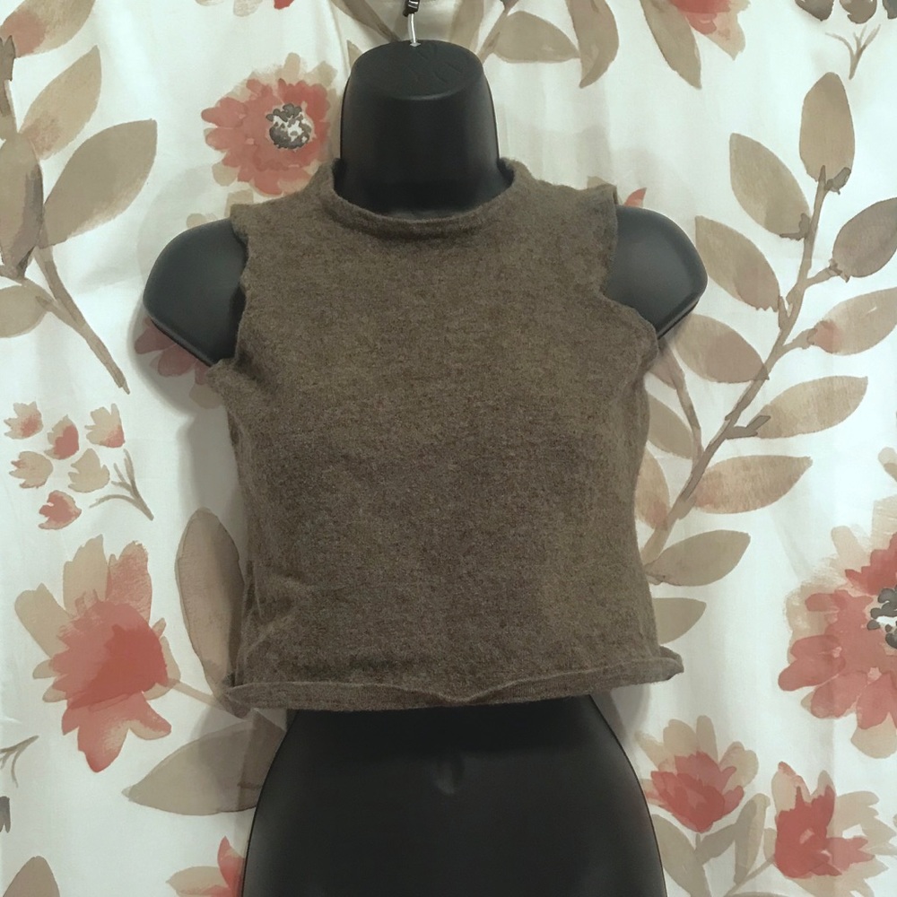 Sleeveless Wool Crop Top
